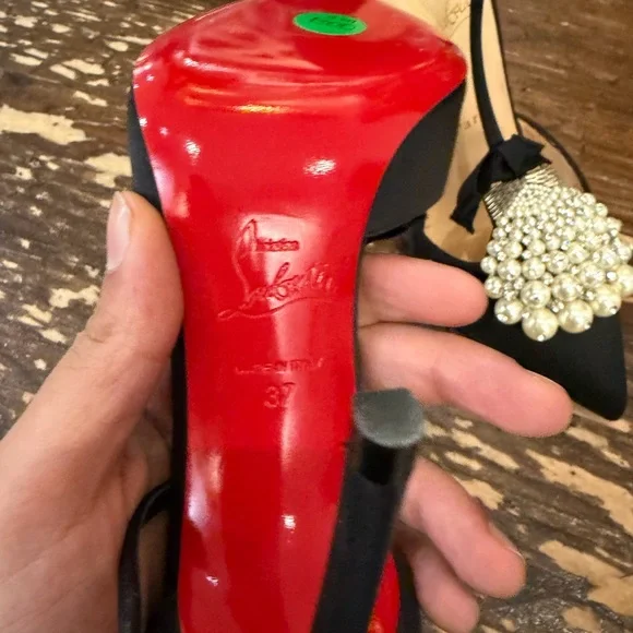 Christian Louboutin Goyetta 100 Black Satin T-Strap Pumps - Picture 4 of 4